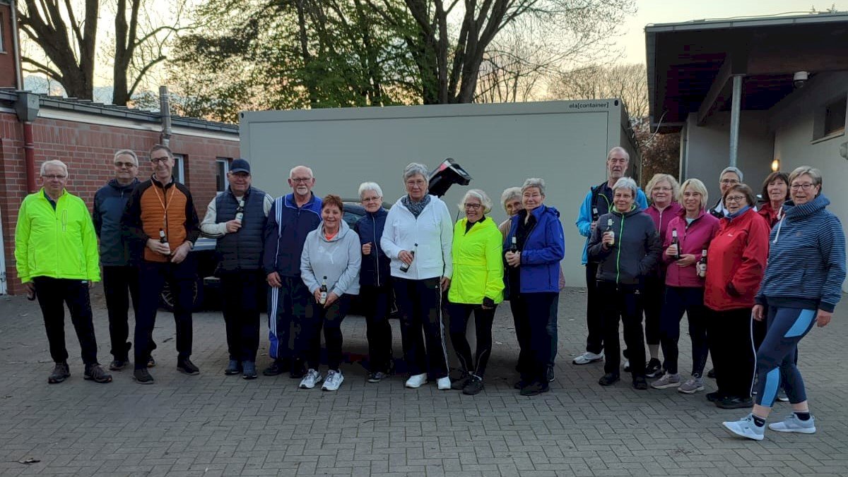 Ü 50 Frauen + Männer