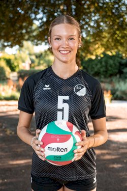 Lara Bröker