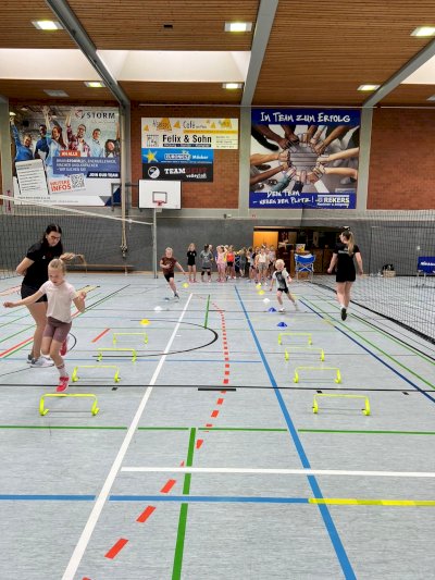Volleyball, Schweiß & strahlende Kinderaugen