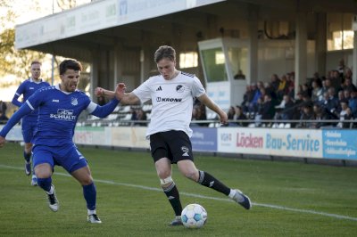 Spelle feiert unter Flutlicht 4:0-Derby-Sieg gegen Biene