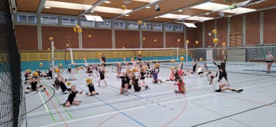 Volleyball, Schweiß & strahlende Kinderaugen