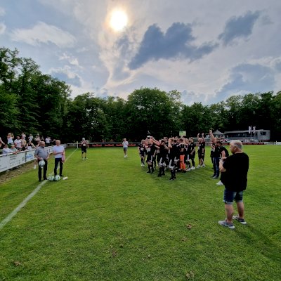 Erste Mannschaft gewinnt und steigt auf
