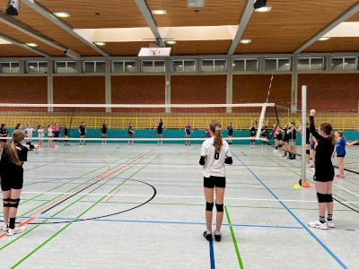 Volleyball, Schweiß & strahlende Kinderaugen