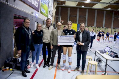 Damen 1: Saison 2025 / 2026 im Goldenen Buch der Gemeinde Spelle verewigt