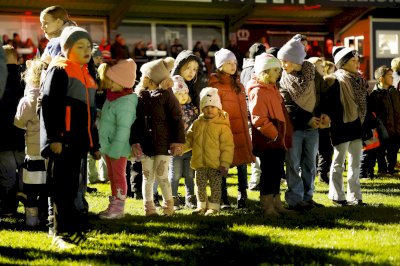 Bilder vom Nikolaussingen beim SCSV: Strahlende Kinderaugen bei toller Premiere