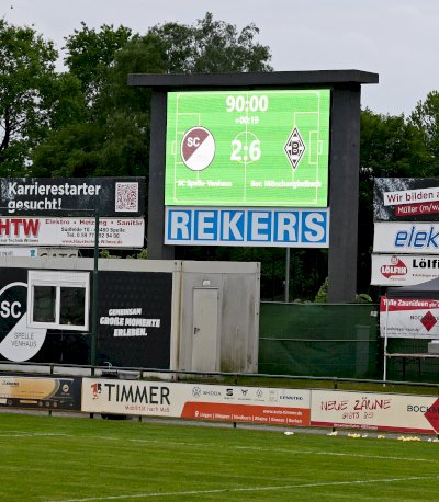 Spelle verabschiedet vier Spieler und zwei Trainer vor großer Kulisse