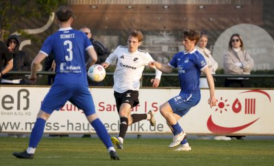 Spelle feiert unter Flutlicht 4:0-Derby-Sieg gegen Biene