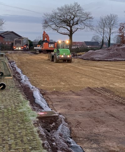 „Winterpause“ beendet: Arbeiten am Speller Kunstrasenplatz werden fortgesetzt