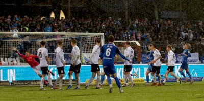 Die Fans des SC Spelle-Venhaus sorgen beim Derby in Meppen für Gänsehaut-Momente