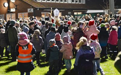 Bilder vom Nikolaussingen beim SCSV: Strahlende Kinderaugen bei toller Premiere