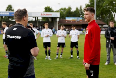 Spelle verabschiedet vier Spieler und zwei Trainer vor großer Kulisse
