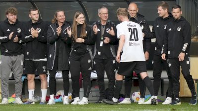 Spelle verabschiedet vier Spieler und zwei Trainer vor großer Kulisse
