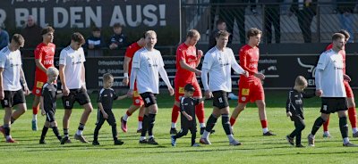 Die Minikicker waren dabei: Bilder zum Speller Spiel gegen Egestorf/Langreder