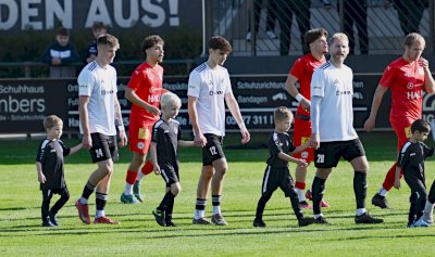 Die Minikicker waren dabei: Bilder zum Speller Spiel gegen Egestorf/Langreder