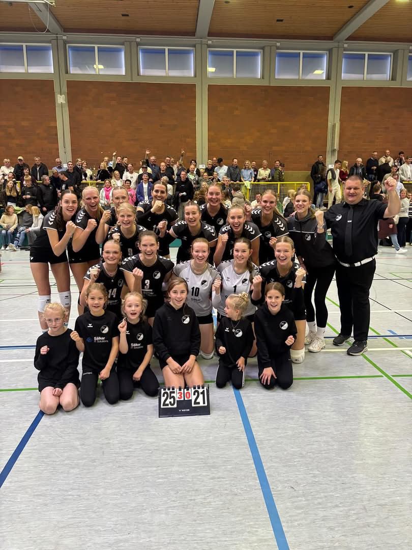 Damen 1: Erstes Spiel, erster Sieg