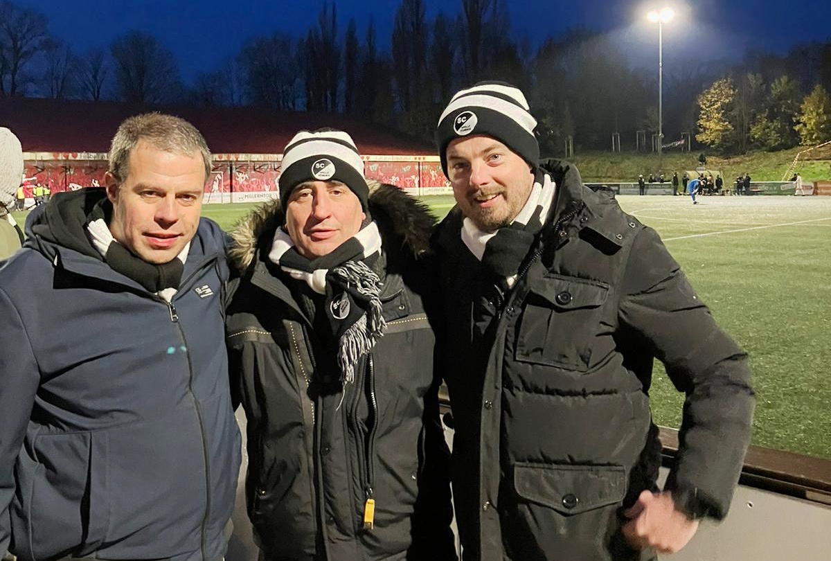 Drei Speller Fans mit dem Flieger zum Auswärtsspiel in Eimsbüttel