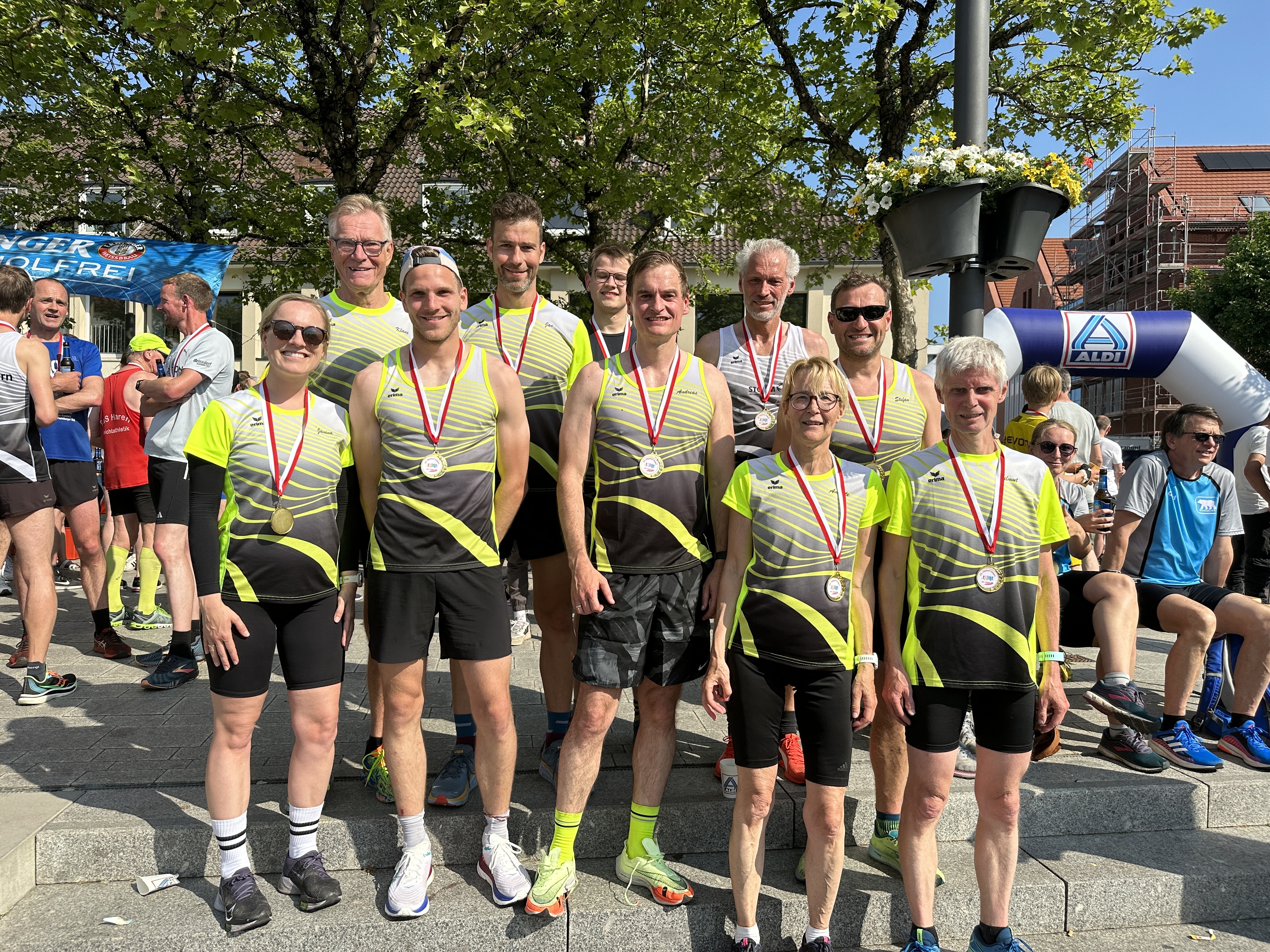 Strahlende Gesichter bei strahlendem Sonnenschein in Lingen
