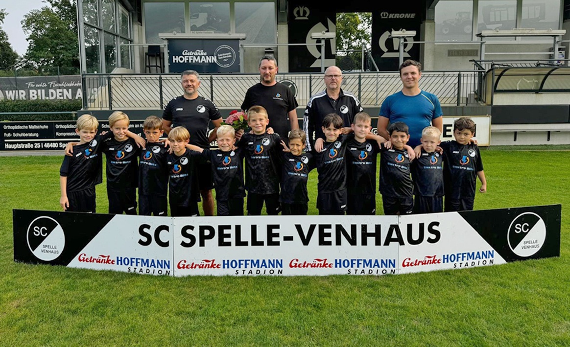 Elektro Batz fördert zwei Jugendmannschaften des SC Spelle-Venhaus