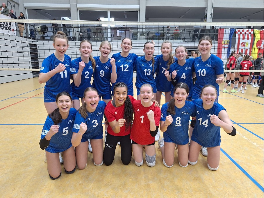 Kader-News: Leni und Pia beim "Meck-Pom-Cup"