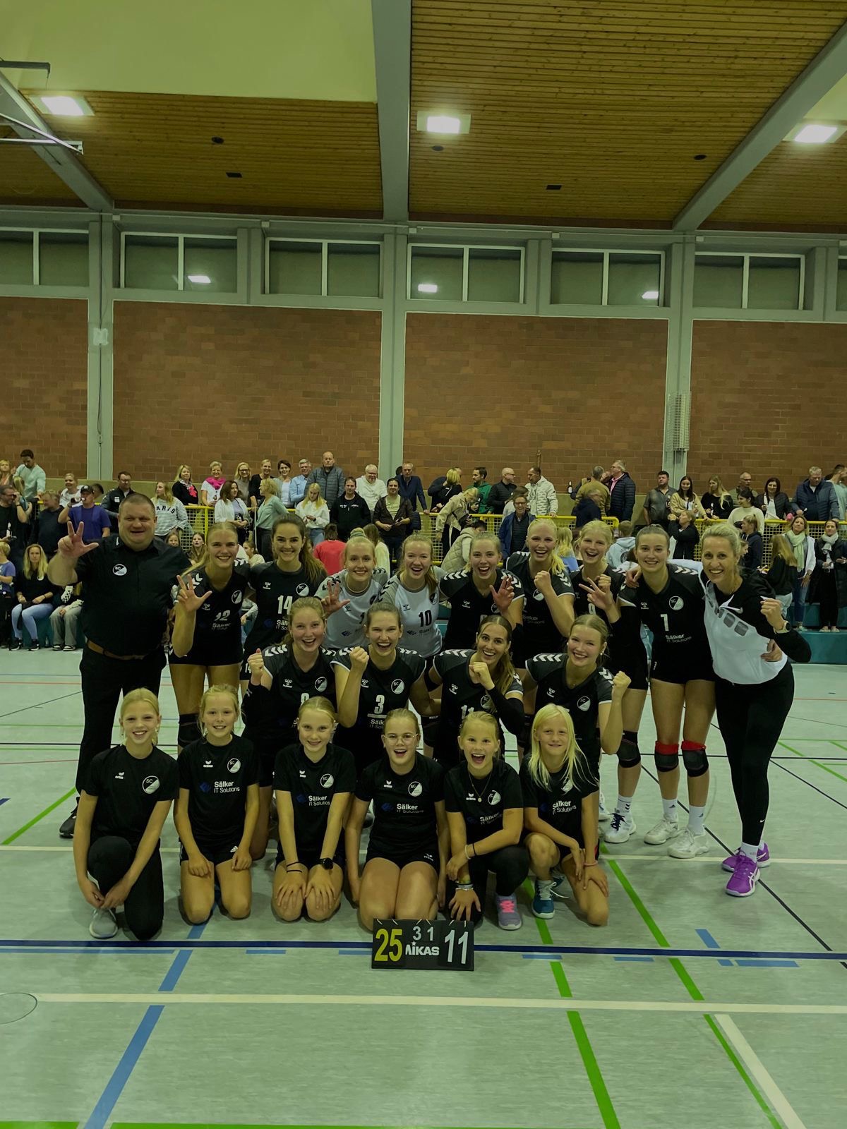 Damen 1: Perfekter Saisonauftakt