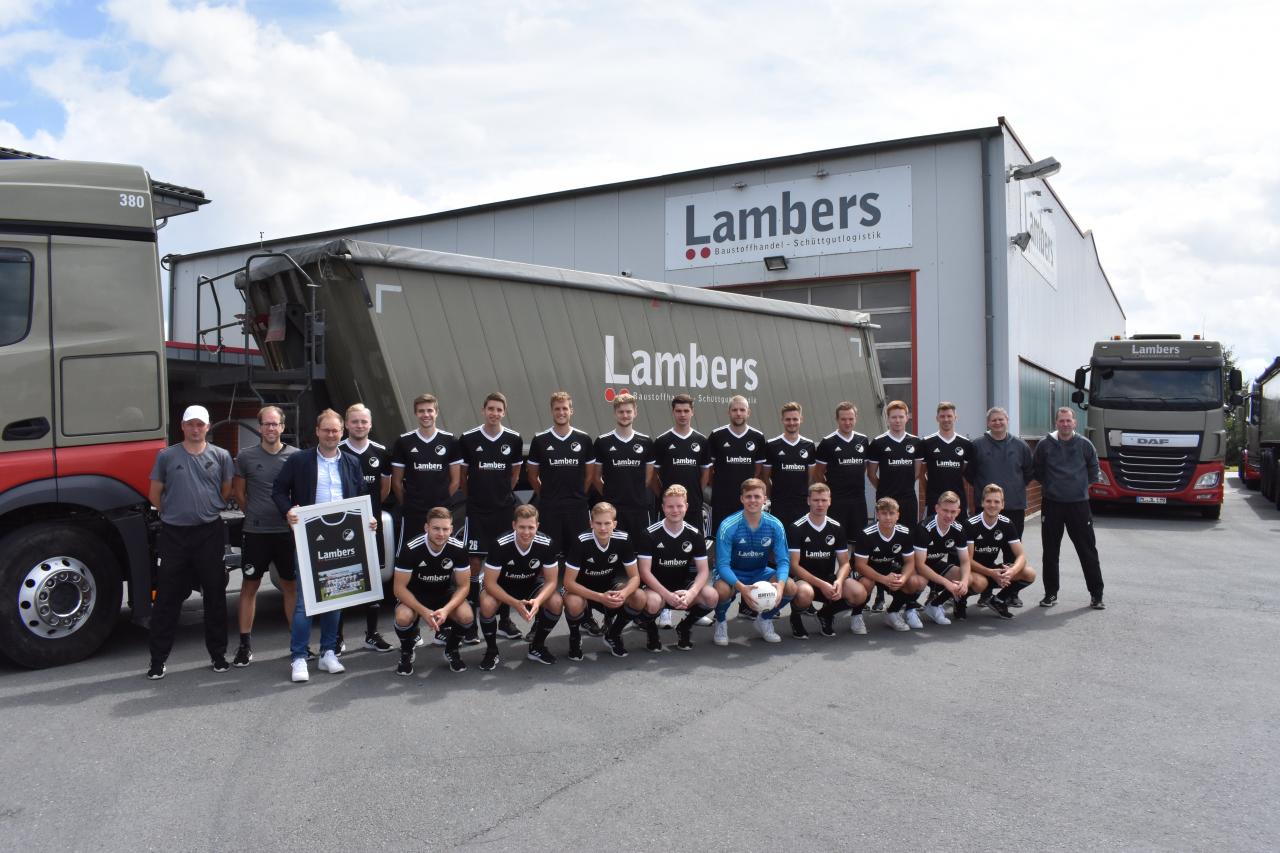 Firma Lambers erneuert die Zusammenarbeit mit der U-23 Mannschaft des SCSV
