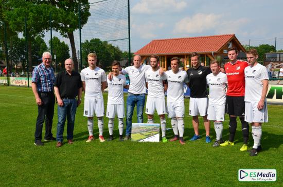 Der Hauptplatz hatte Bundesligaformat und das Wetter war top.