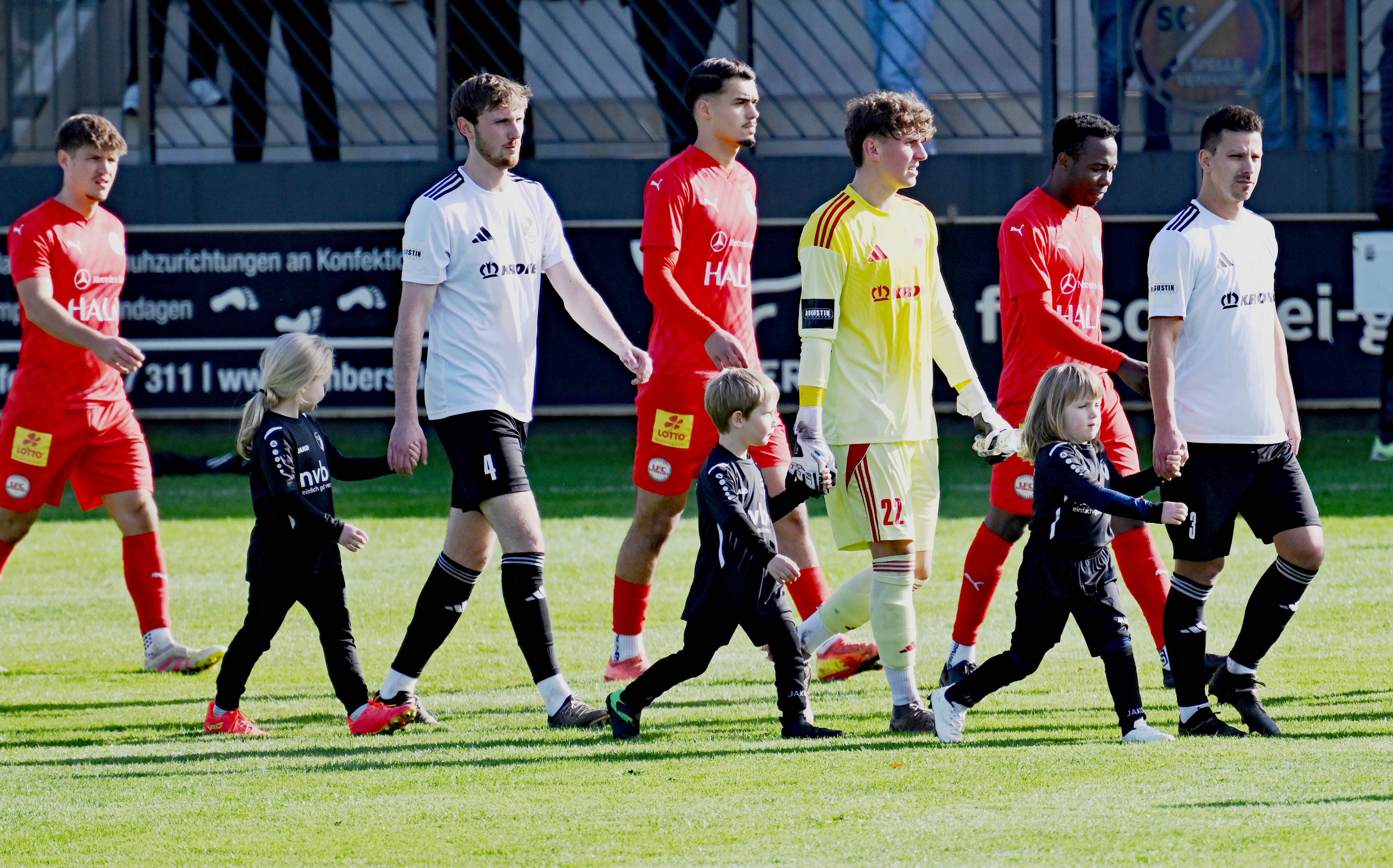 Die Minikicker waren dabei: Bilder zum Speller Spiel gegen Egestorf/Langreder